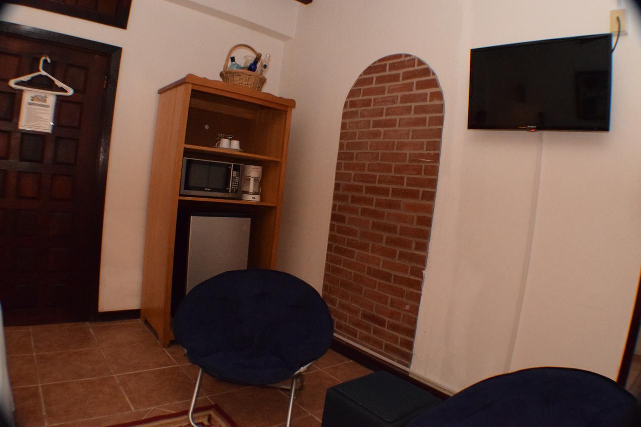 Martha'S Guesthouse San Ignacio Bilik gambar